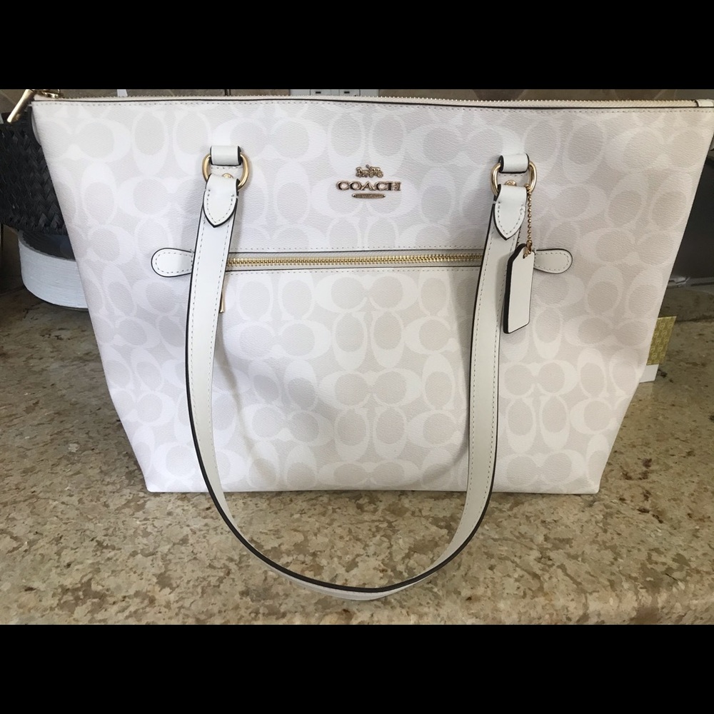 NWT Coach SIG Gallery Tote